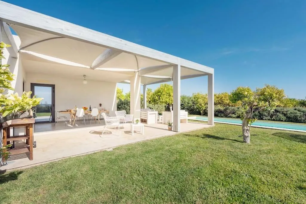 Villa Papeda-Tenuta Il Cavaliere D'Italia Noto-Vista Fronte Mare E Piscina Privata 이탈리아